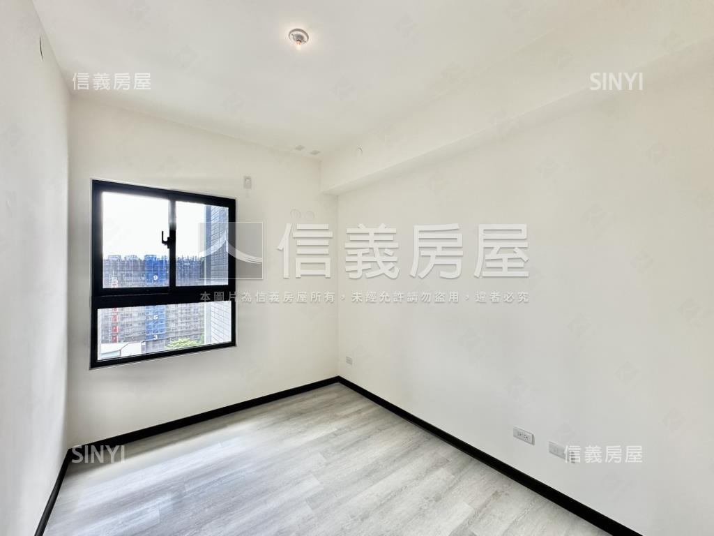 坐北朝南櫻花知殷三房平車房屋室內格局與周邊環境