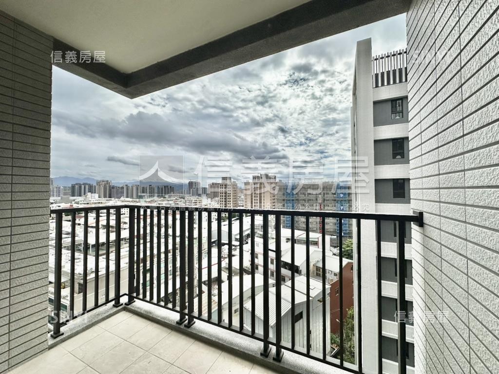 坐北朝南櫻花知殷三房平車房屋室內格局與周邊環境