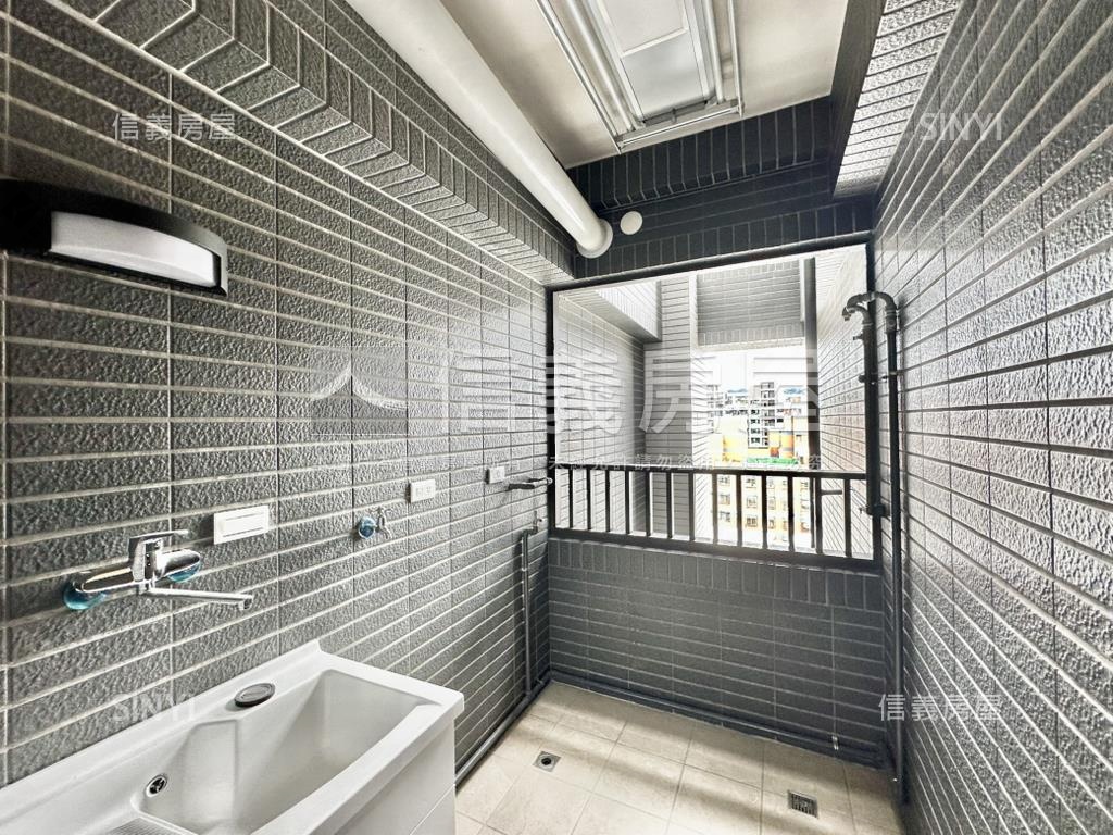 坐北朝南櫻花知殷三房平車房屋室內格局與周邊環境