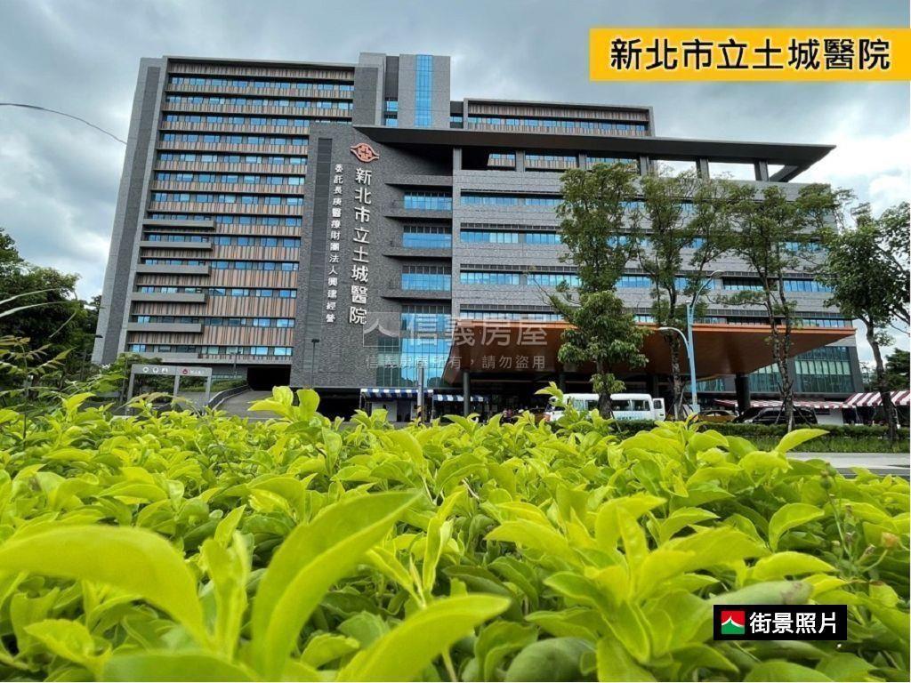近土城捷運挑高四米五房屋室內格局與周邊環境