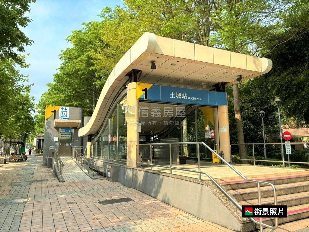 近土城捷運挑高四米五房屋室內格局與周邊環境