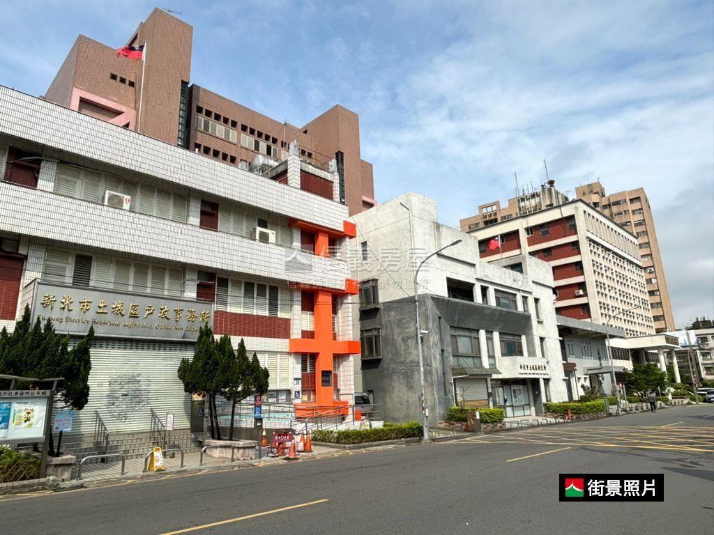 近土城捷運挑高四米五房屋室內格局與周邊環境