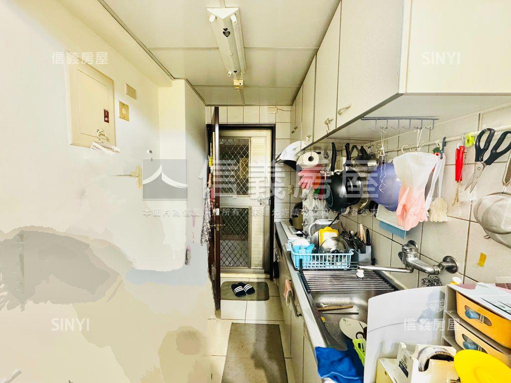 文心凱旋２套房房屋室內格局與周邊環境