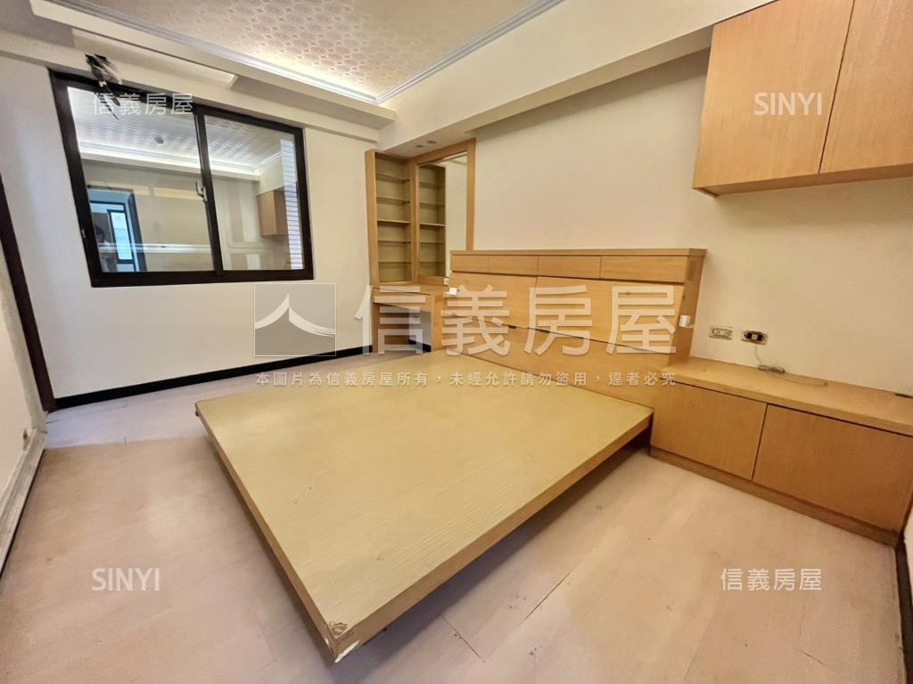 現代金典低總價４房車位房屋室內格局與周邊環境