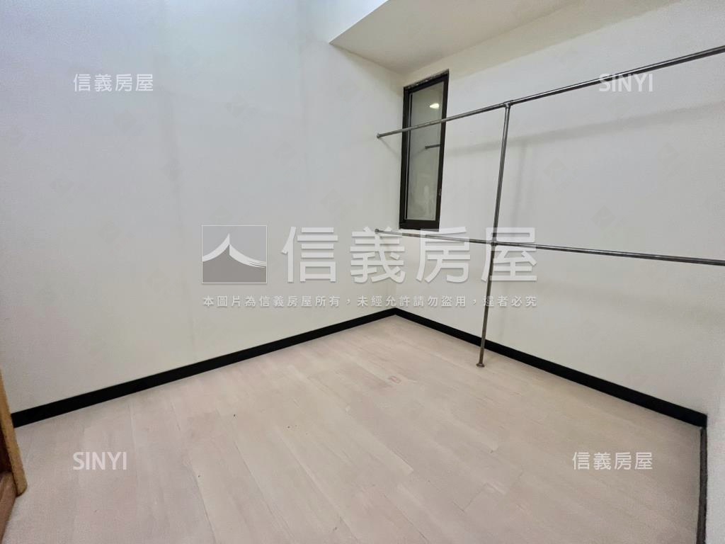 現代金典低總價４房車位房屋室內格局與周邊環境