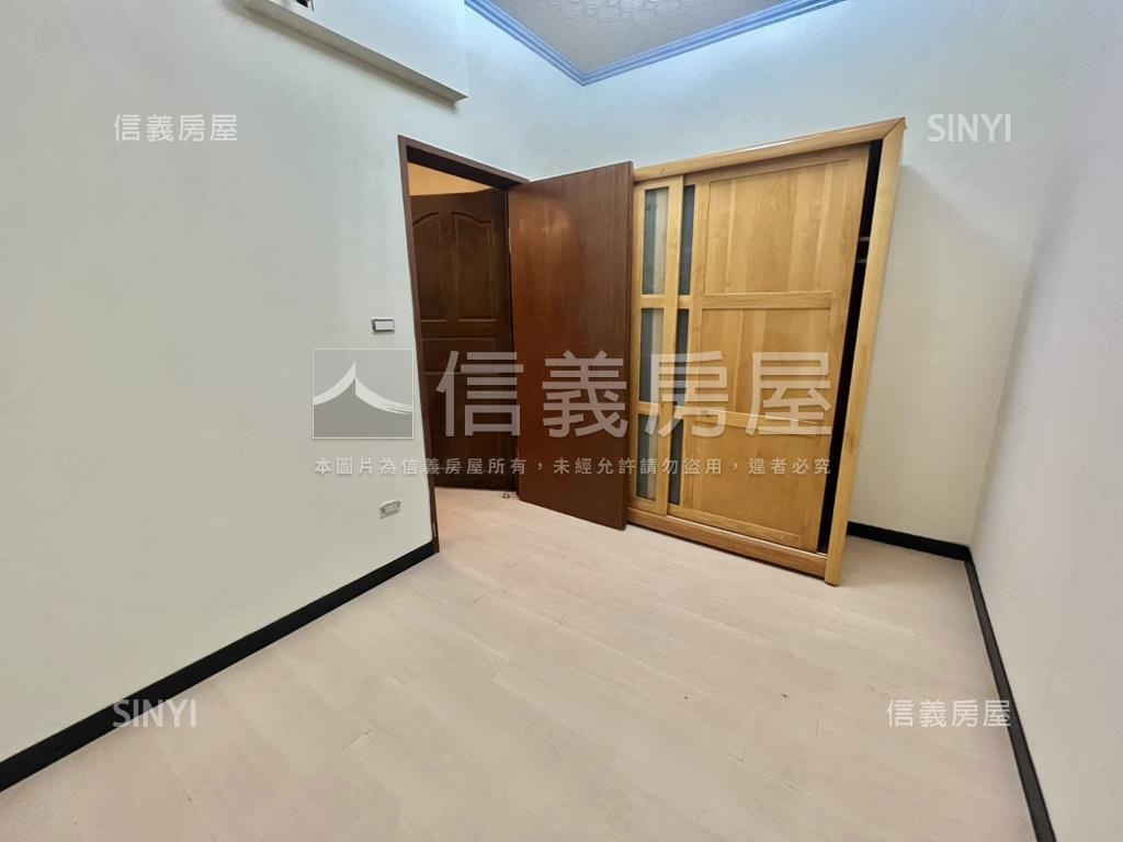 現代金典低總價４房車位房屋室內格局與周邊環境