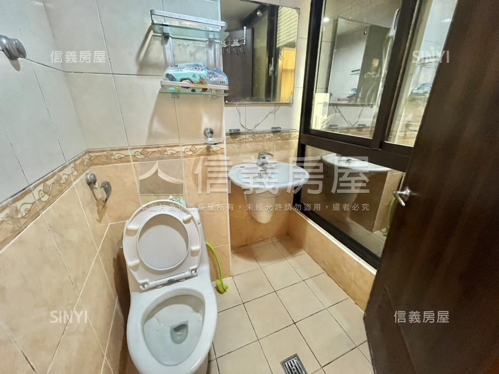 現代金典低總價４房車位房屋室內格局與周邊環境