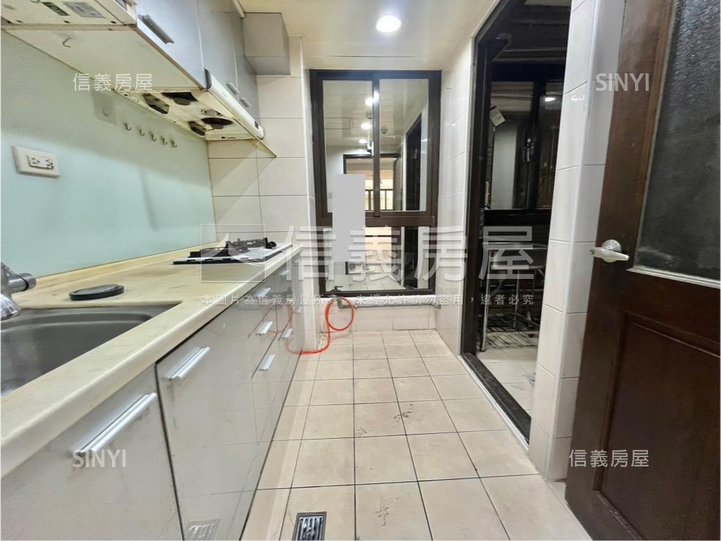 現代金典低總價４房車位房屋室內格局與周邊環境