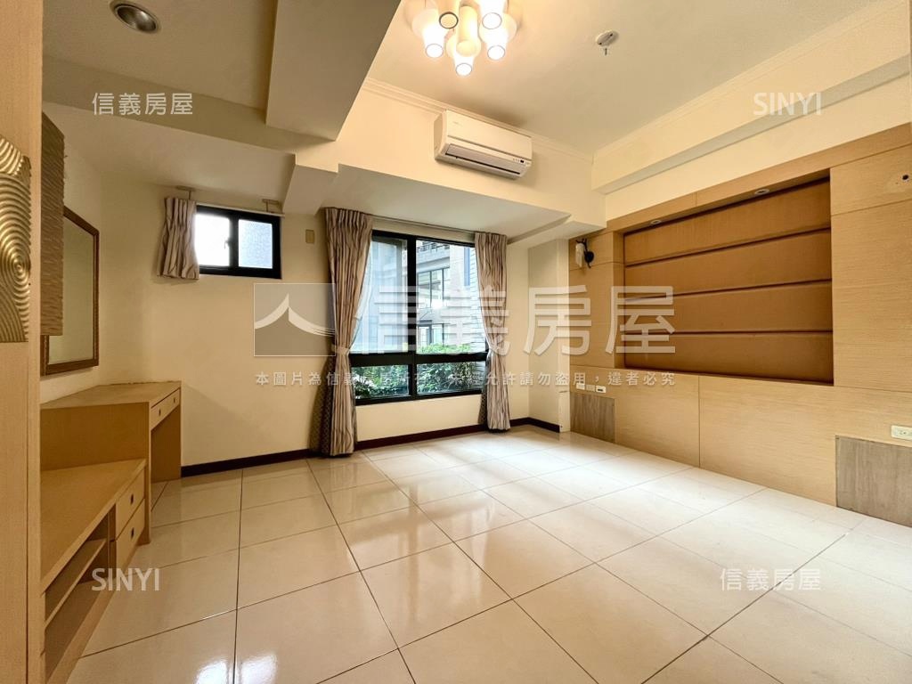 樓中樓挑高！多房平車房屋室內格局與周邊環境