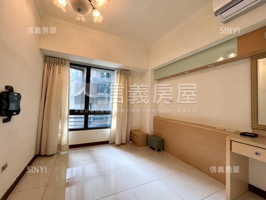 樓中樓挑高！多房平車房屋室內格局與周邊環境