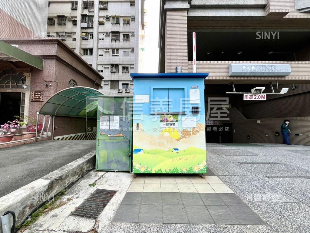 樓中樓挑高！多房平車房屋室內格局與周邊環境