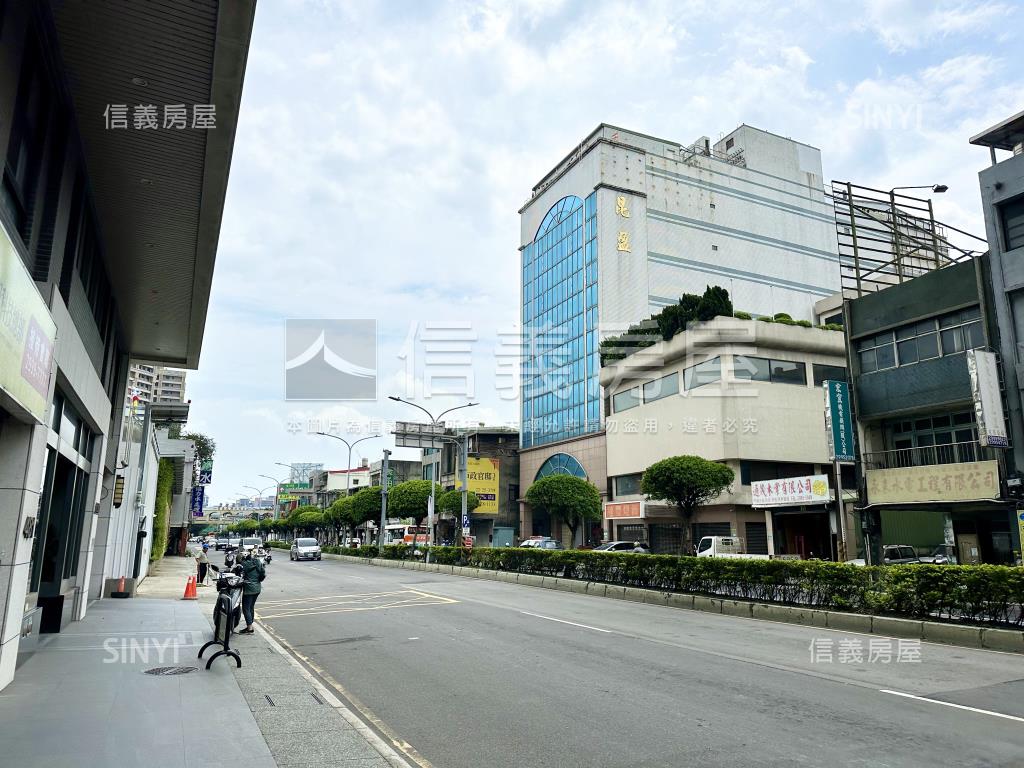 捷運風光。挑高舒適大空間房屋室內格局與周邊環境