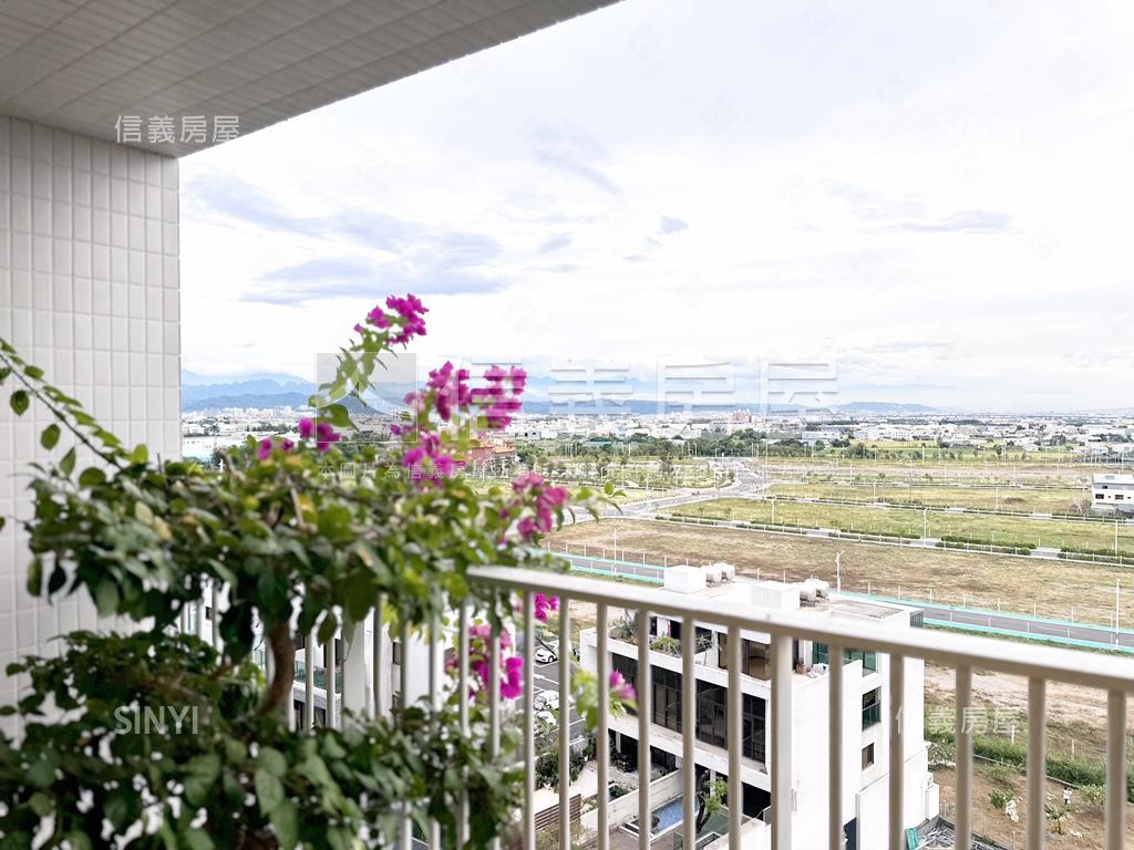 ［林裡］朝南視野三房平車房屋室內格局與周邊環境