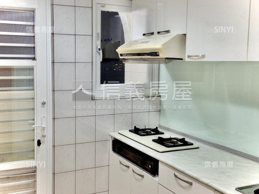 【港都大廈】稀有釋出三房房屋室內格局與周邊環境