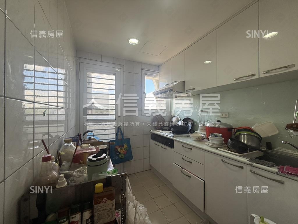 【港都大廈】稀有釋出三房房屋室內格局與周邊環境