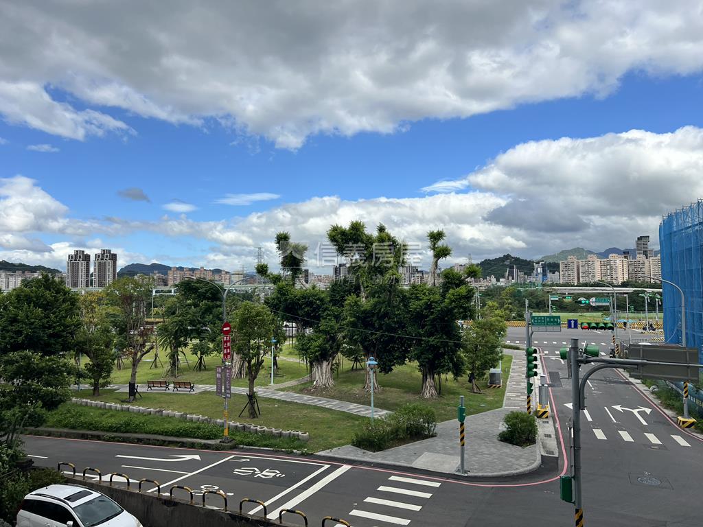 銀河攬翠河景三房房屋室內格局與周邊環境
