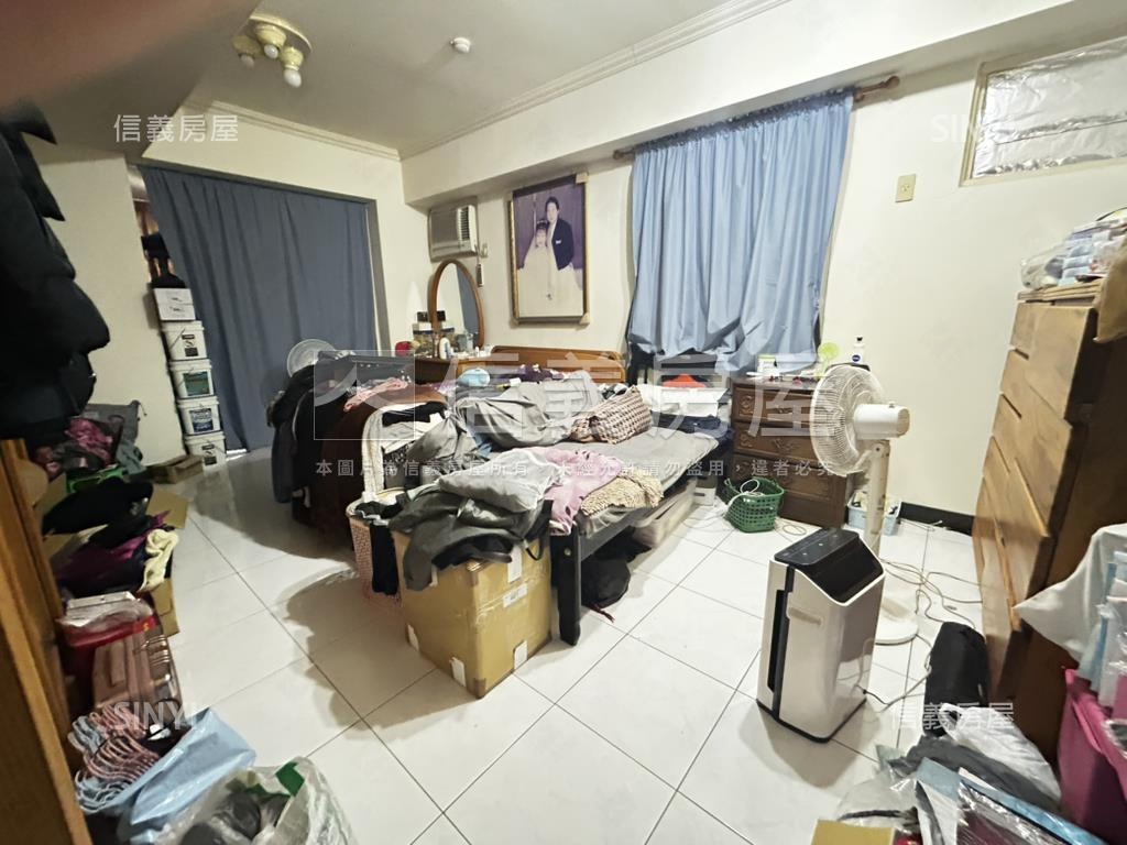 近迴龍捷運站華夏三房車位房屋室內格局與周邊環境
