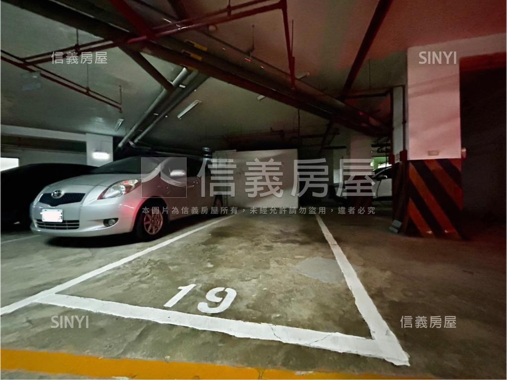 近迴龍捷運站華夏三房車位房屋室內格局與周邊環境