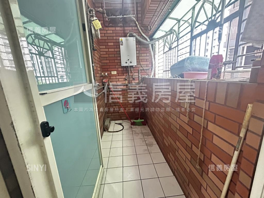 稀有釋出甲子園三房車位房屋室內格局與周邊環境