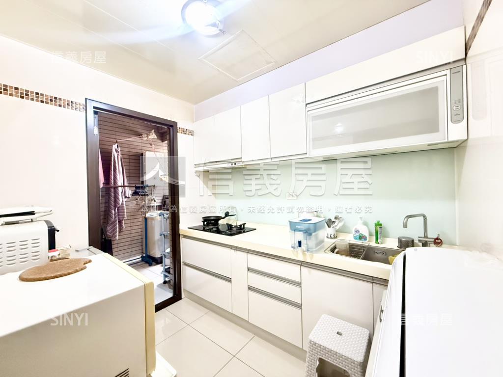 高陞校園兩房車位房屋室內格局與周邊環境