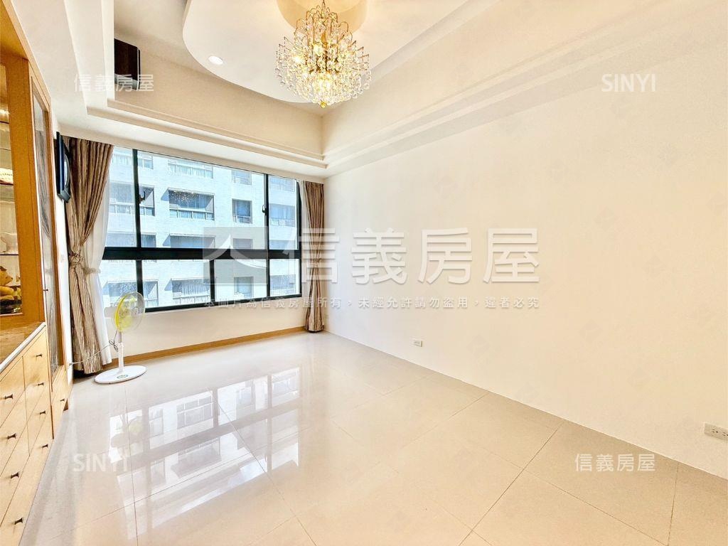 高鐵區｜坤山３房雙車位房屋室內格局與周邊環境
