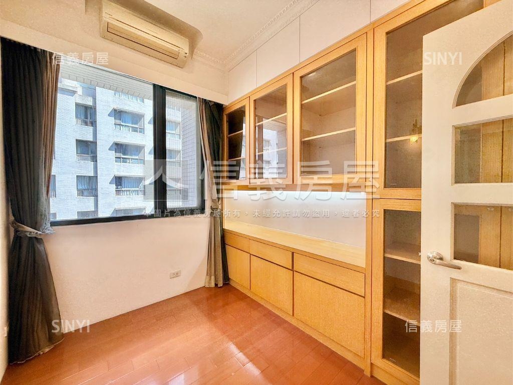 高鐵區｜坤山３房雙車位房屋室內格局與周邊環境