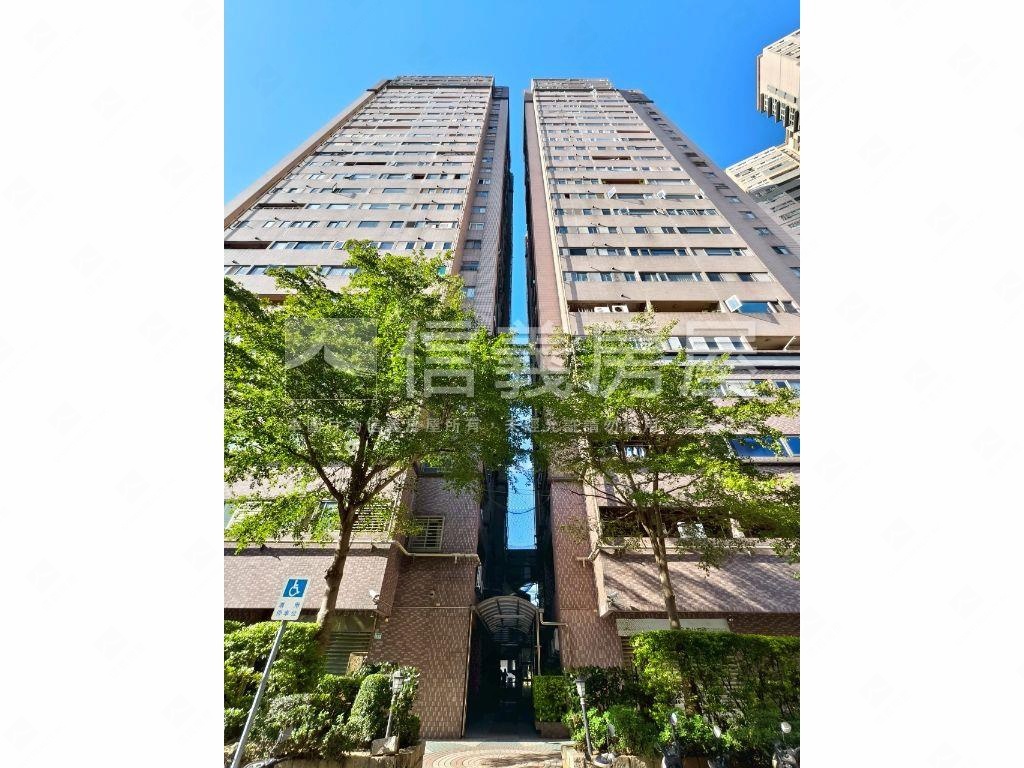 頂溪捷運面河３房平面車位房屋室內格局與周邊環境