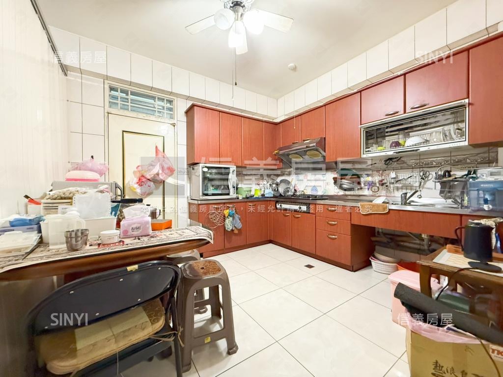 東區震後大地坪臨路美墅房屋室內格局與周邊環境