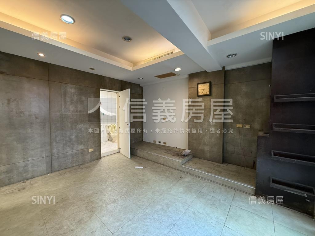 東區漂亮格局一樓稀有釋出房屋室內格局與周邊環境