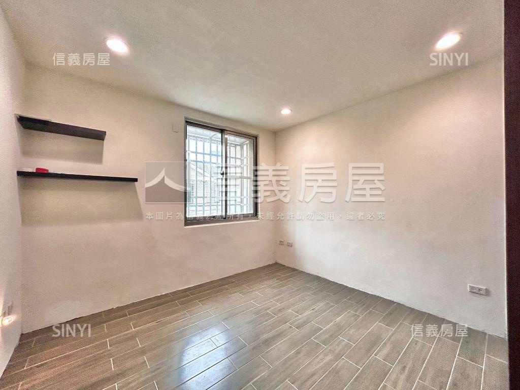 近ＳＯＧＯ面寬５米８透天房屋室內格局與周邊環境