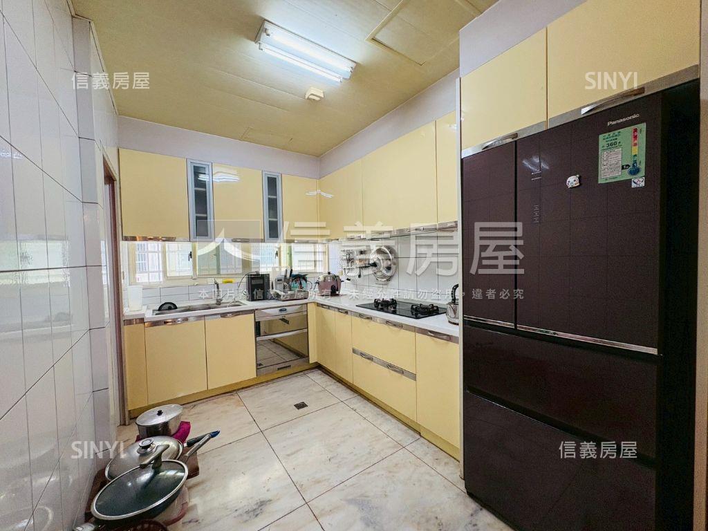 首購體育園生活圈邊間透天房屋室內格局與周邊環境