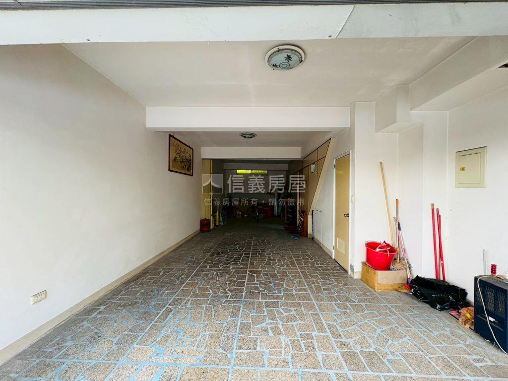 首購體育園生活圈邊間透天房屋室內格局與周邊環境