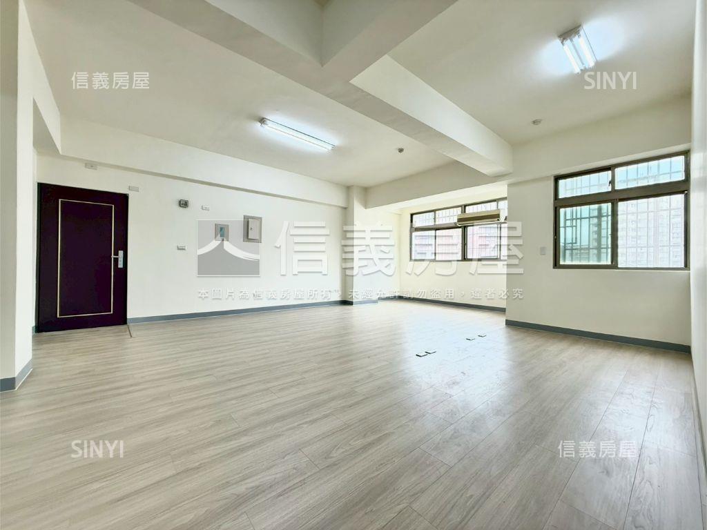 河堤Ｘ裕誠商圈大三房車位房屋室內格局與周邊環境