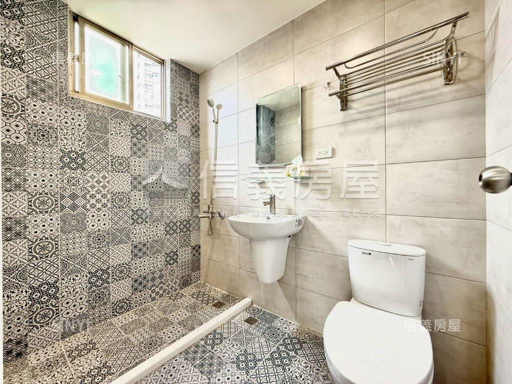 河堤Ｘ裕誠商圈大三房車位房屋室內格局與周邊環境