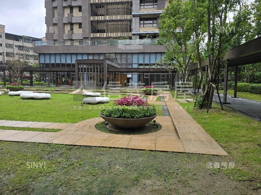 皇翔ＰＡＲＫ．晴空萬里房屋室內格局與周邊環境