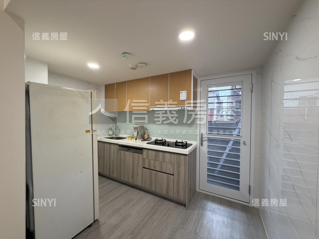 悠森活綠意兩房車位房屋室內格局與周邊環境