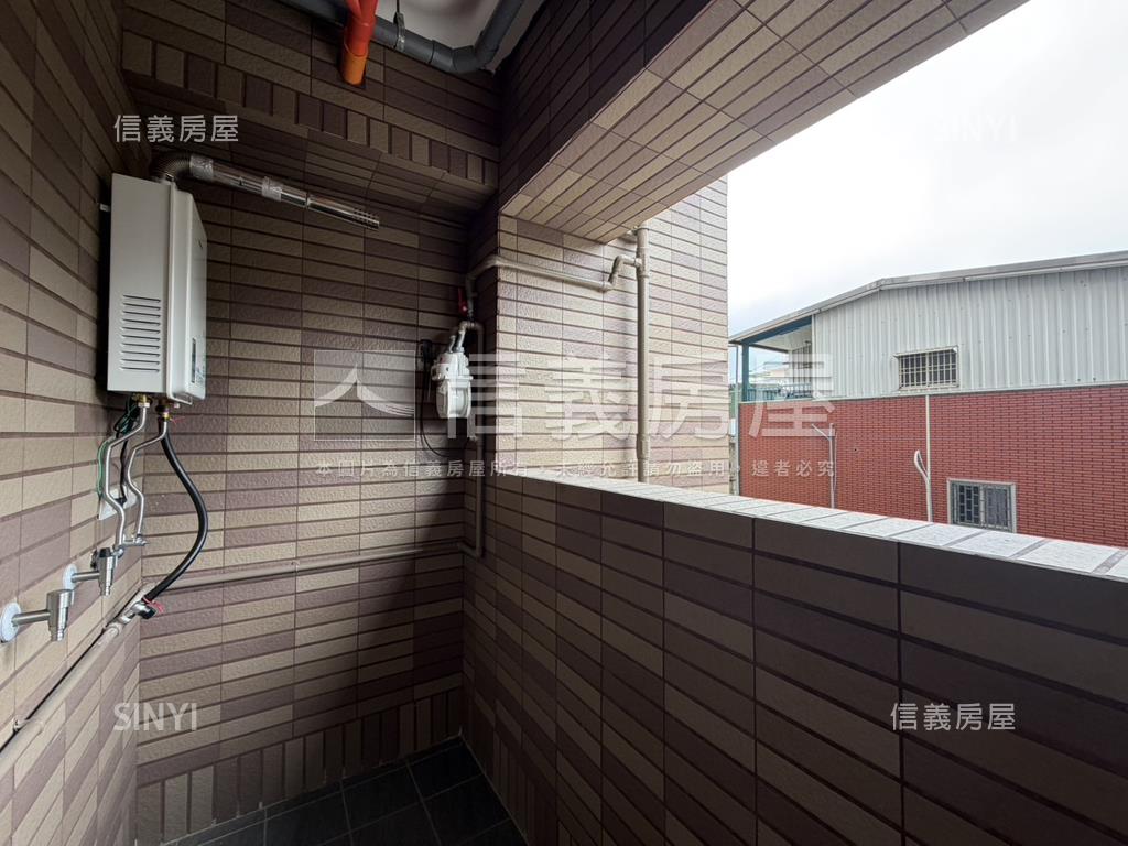 悠森活綠意兩房車位房屋室內格局與周邊環境