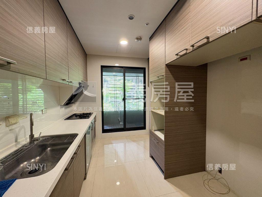 由鉅大謙面樹海宅邸房屋室內格局與周邊環境