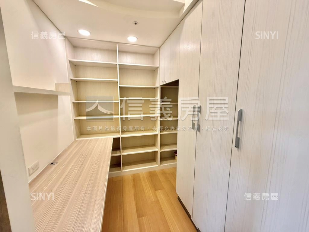 專任［昇陽明］景觀兩房房屋室內格局與周邊環境
