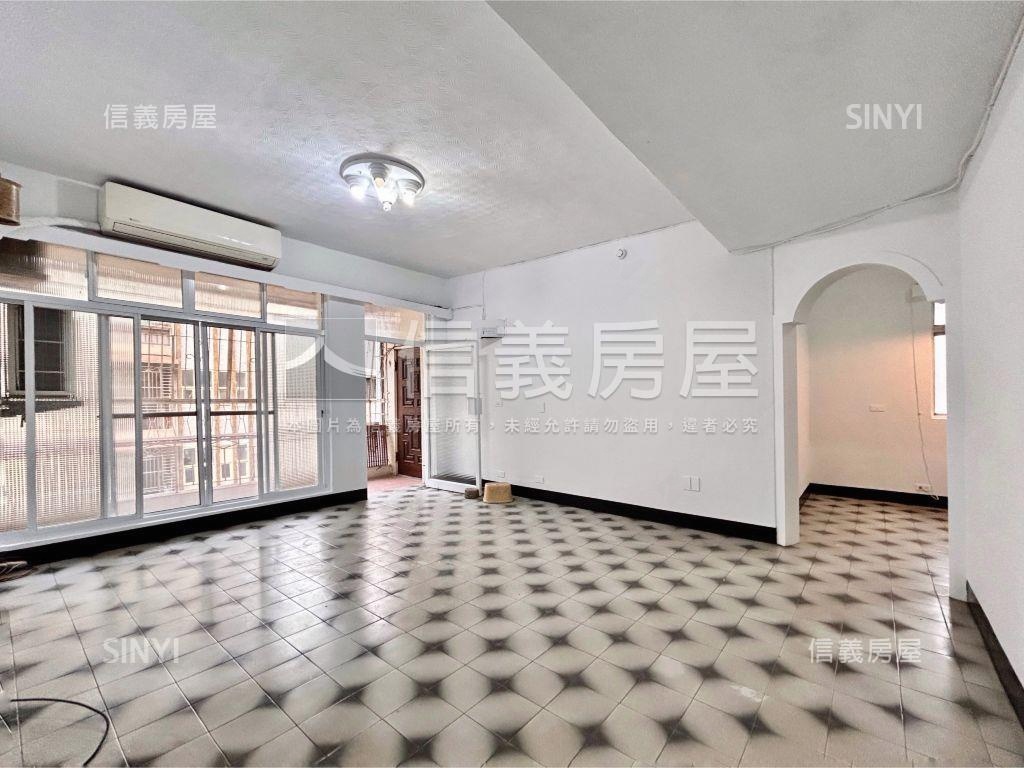 中華路捷運邊間三房公寓房屋室內格局與周邊環境