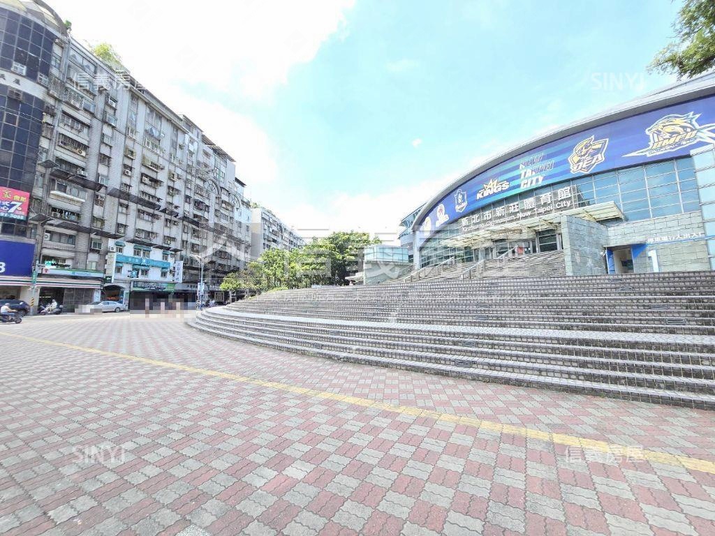 中華路捷運邊間三房公寓房屋室內格局與周邊環境