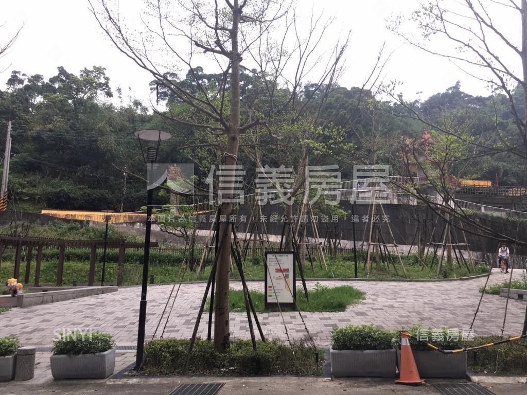 雲極高樓面中庭美三房車位房屋室內格局與周邊環境