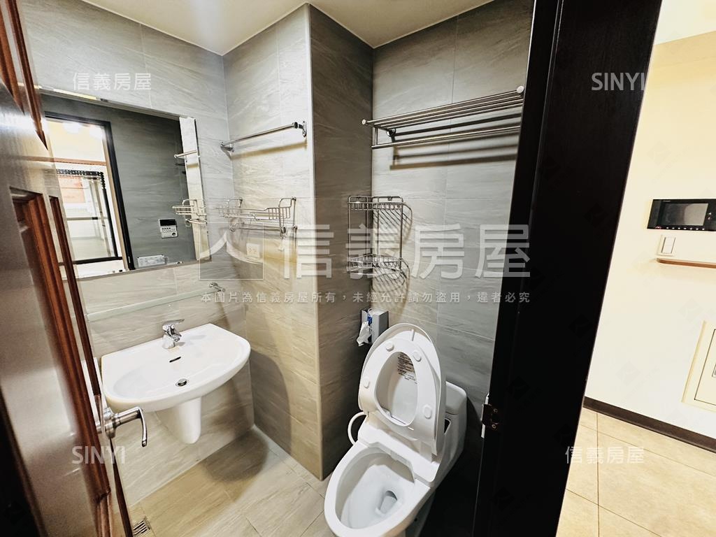 府中贊三房車位房屋室內格局與周邊環境