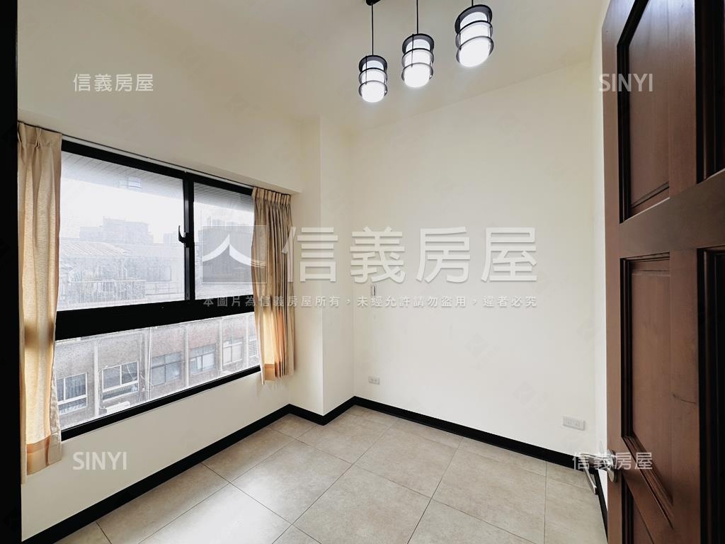 府中贊三房車位房屋室內格局與周邊環境