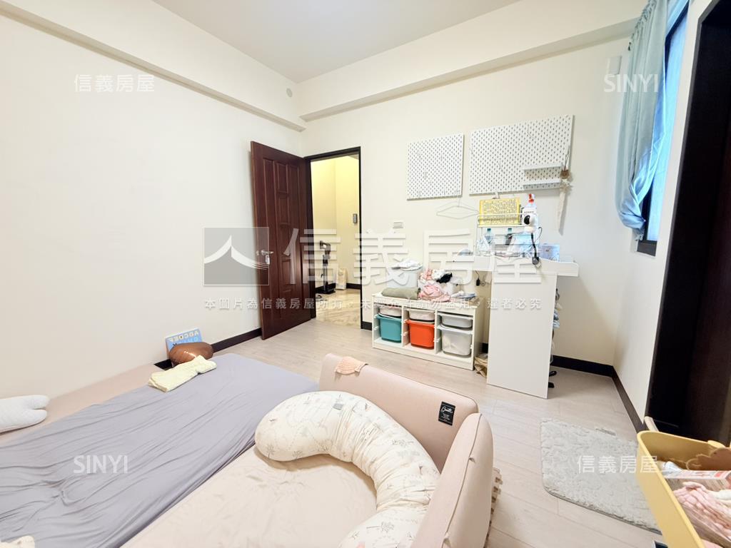 新市邊間精緻雙車墅房屋室內格局與周邊環境