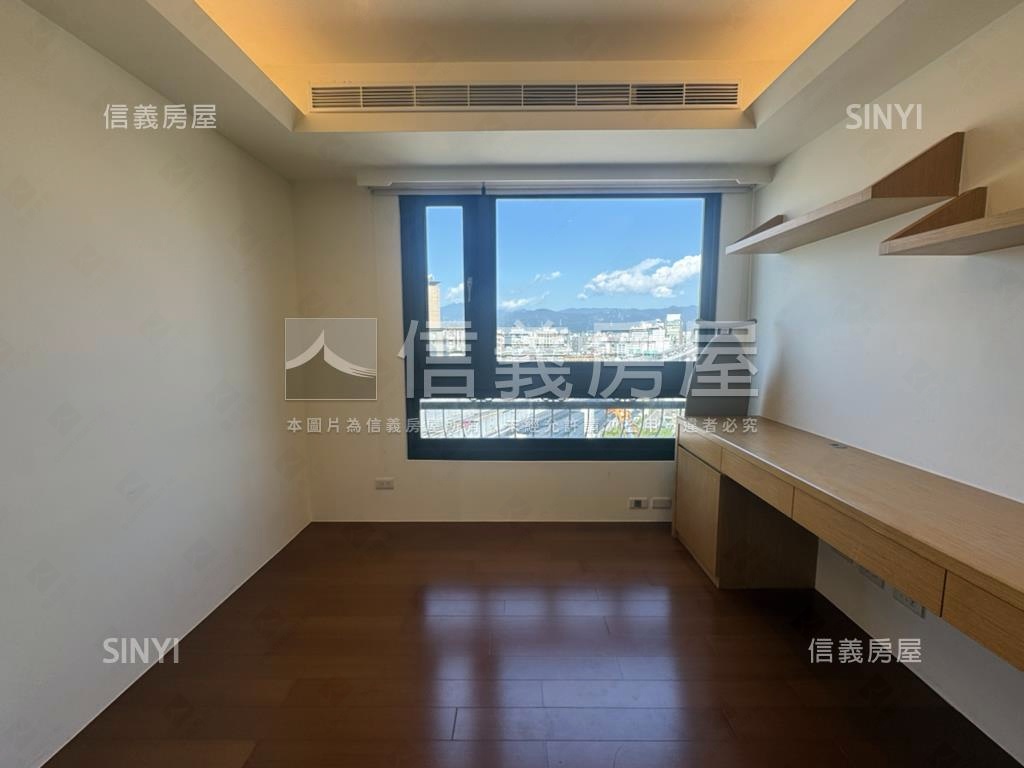 太子１０１。豪邸三房車位房屋室內格局與周邊環境