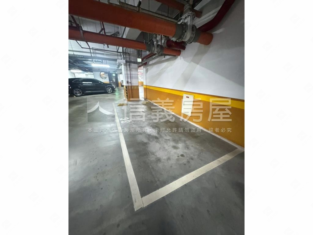 太子１０１。豪邸三房車位房屋室內格局與周邊環境