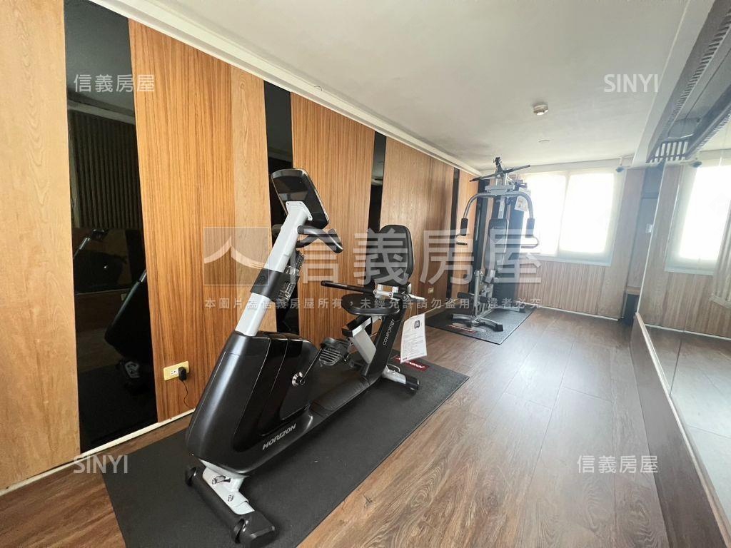 太子１０１。豪邸三房車位房屋室內格局與周邊環境