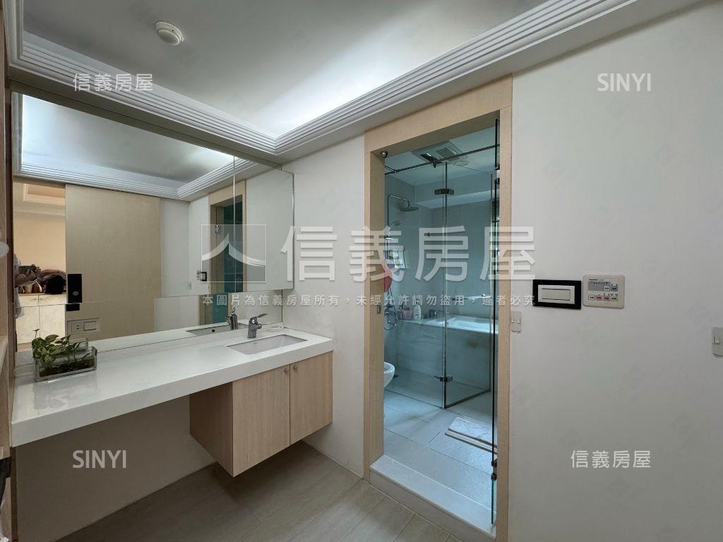 水蓮湖景精裝三房大戶車位房屋室內格局與周邊環境