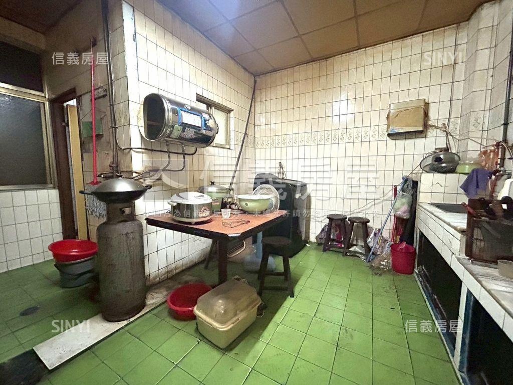 德芳一街臨路孝親透天房屋室內格局與周邊環境